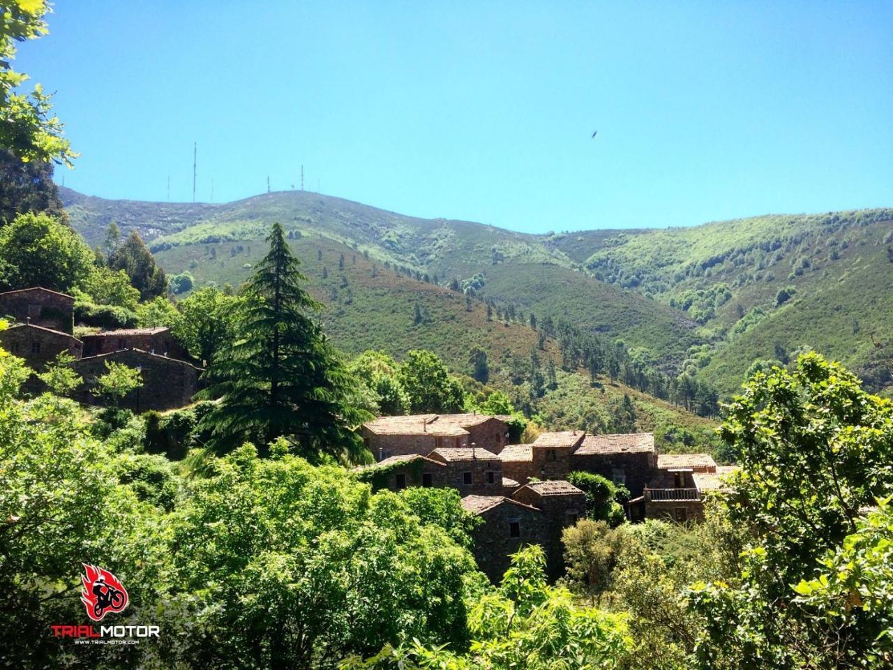 Quintal De Alem Do Ribeiro-Turismo Rural Lousa  Bagian luar foto